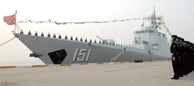 中國海軍首艘航母艦載戰(zhàn)斗機訓練艦——中國人民解放軍海軍遼寧艦（原代號，艦號151）簡介，中國海軍遼寧艦，首艘航母艦載戰(zhàn)斗機訓練艦簡介