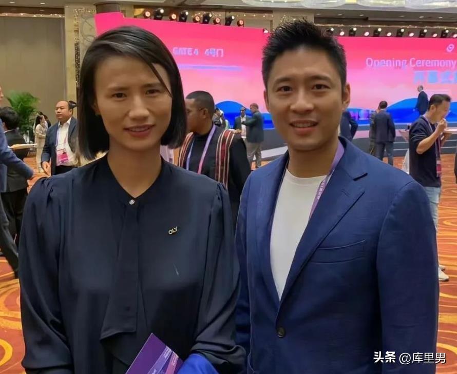 香港大師解析霍啟山面相貌，星相之中的奧秘，霍啟山面相解析，探索星相奧秘之旅