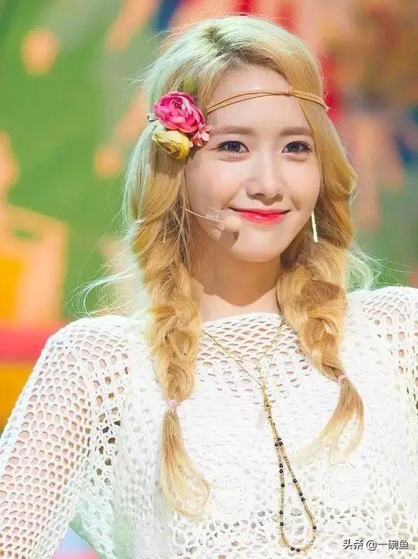 女明星發(fā)型圖片大全，時(shí)尚潮流一網(wǎng)打盡，女明星發(fā)型大全，時(shí)尚潮流盡在掌握