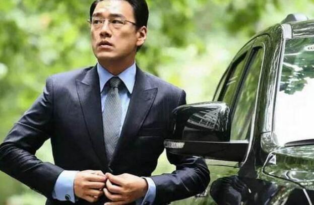 揭秘王耀慶老婆身份，她是誰？，王耀慶老婆身份揭秘，她究竟是誰？