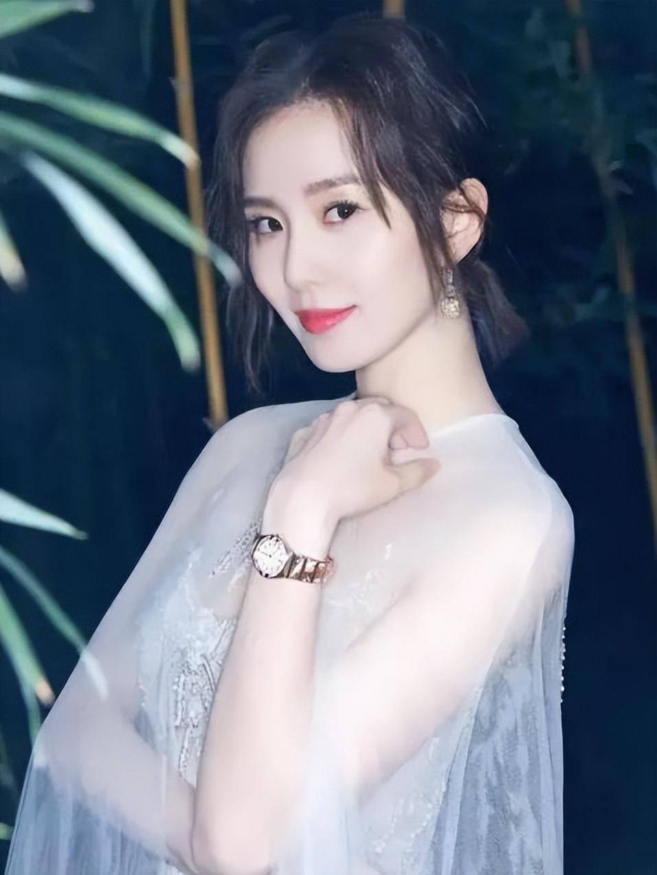 內(nèi)地最漂亮的女星，璀璨星光閃耀娛樂圈，內(nèi)地最璀璨女星，星光閃耀娛樂圈