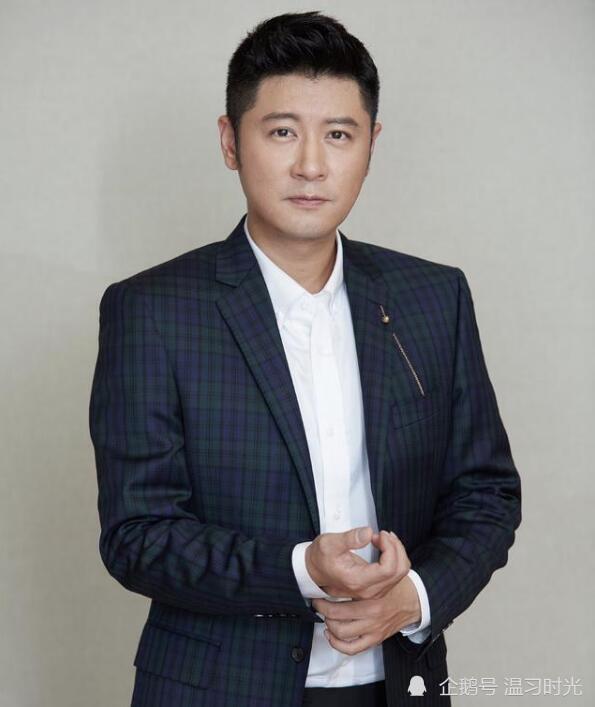 演員任重，是演藝界的佼佼者，還是教育界的導(dǎo)師？，任重，演藝界翹楚還是教育界明燈？