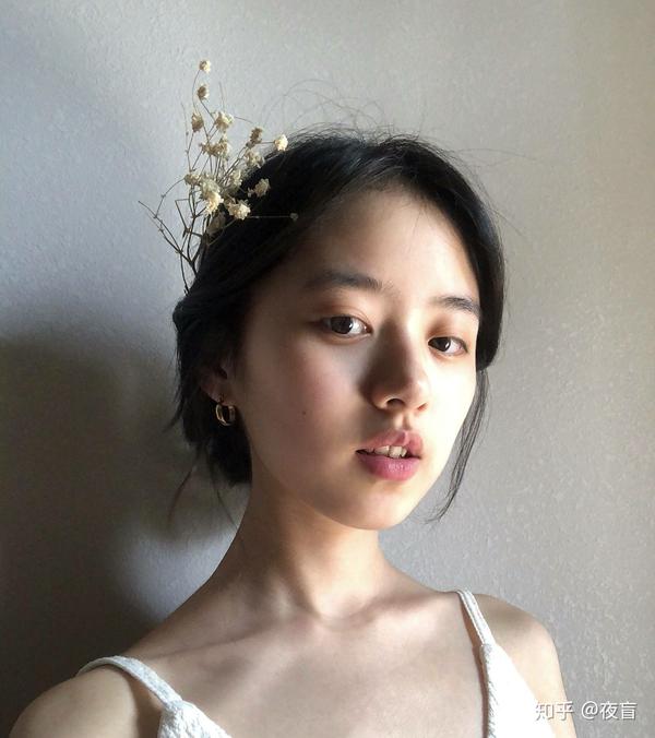 素顏女生照片，正臉的魅力與自信展現(xiàn)，素顏女生正臉照，展現(xiàn)自信魅力
