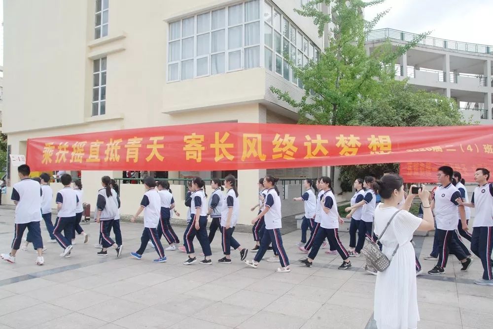 新澳門三中三必中一組，揭秘彩票背后的秘密與策略，揭秘彩票背后的秘密與策略，新澳門三中三必中一組的真相探討